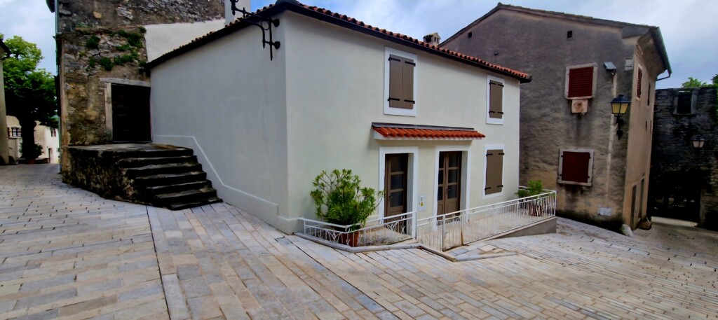 Image 5891399 - 1