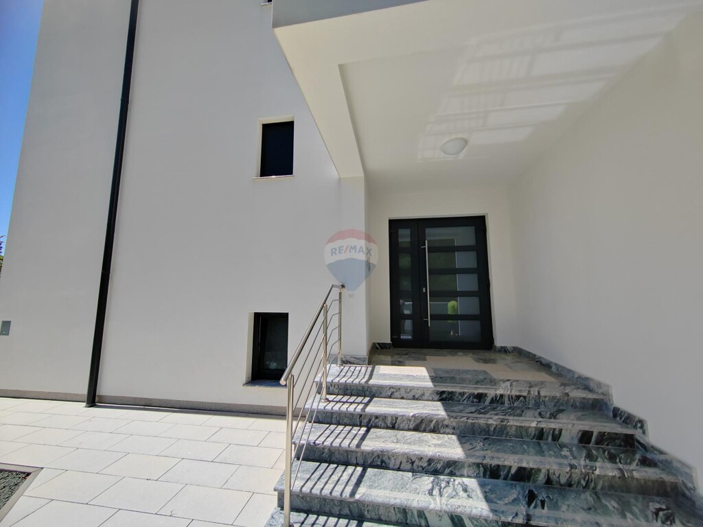 Image 5892080 - 20