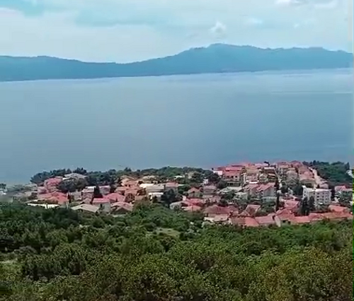 Podaca- građevinska parcela 2716 m2, asfaltni pristup, pogled na otoke !