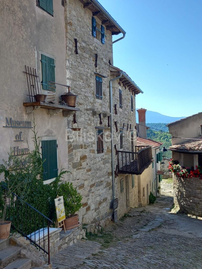 Image 5893546 - 8