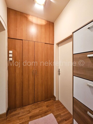 Thumbnail 5893548 - 7