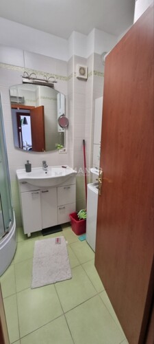 Thumbnail 5893703 - 4