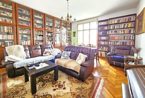 Centar, Hebrangova, prostran građanski stan s 2 balkona, 121.61m2,LIFT