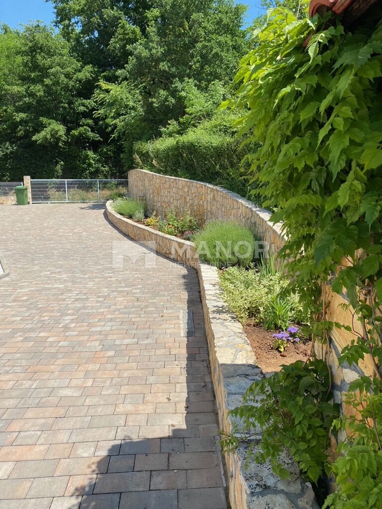 Image 5898162 - 3