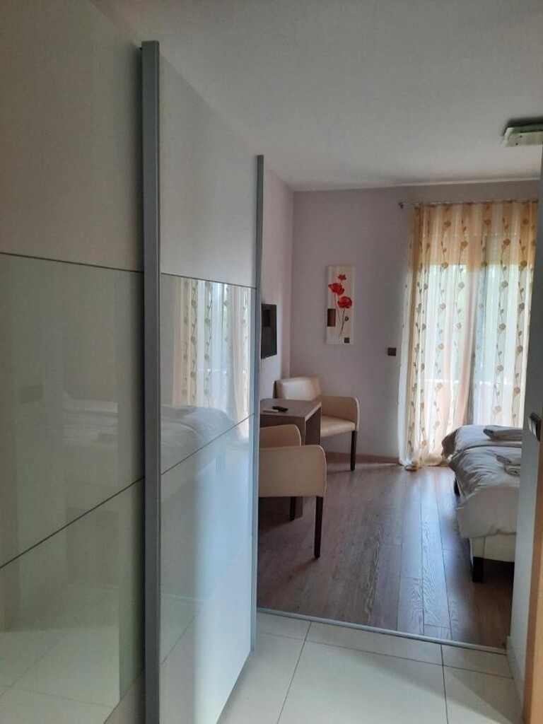 Image 5898460 - 9