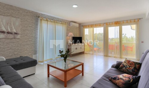 Thumbnail 5899505 - 3