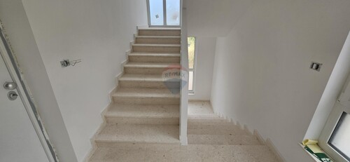 Thumbnail 5902234 - 2