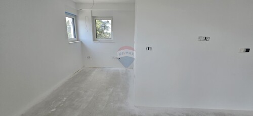 Thumbnail 5902234 - 9