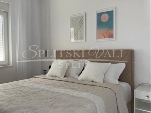 Thumbnail 5903248 - 6