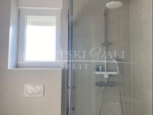 Thumbnail 5903248 - 9