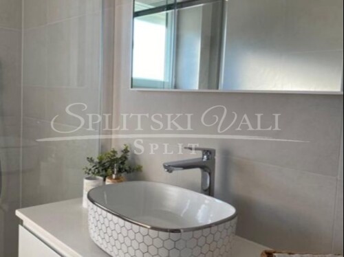 Thumbnail 5903248 - 8