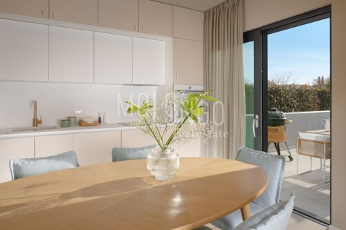 Thumbnail 5905557 - 2