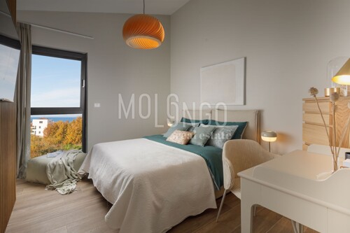 Thumbnail 5905557 - 4