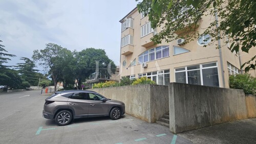 Thumbnail 5907212 - 2