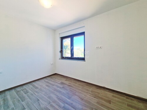 Thumbnail 5908713 - 3