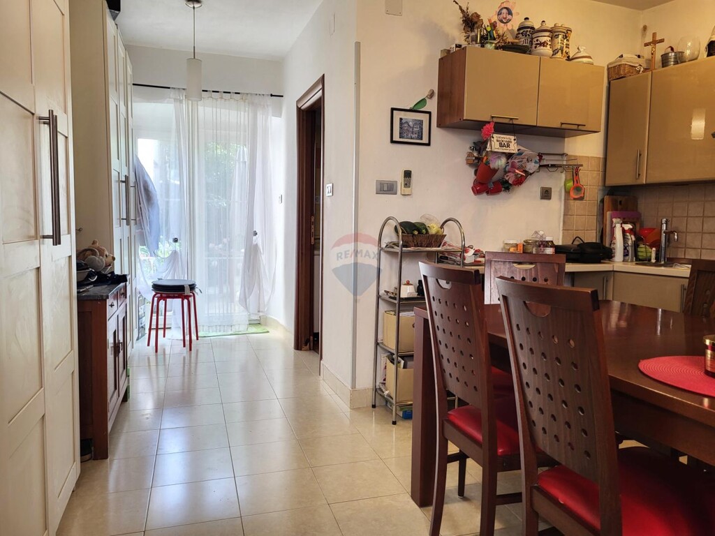 Image 5908850 - 7