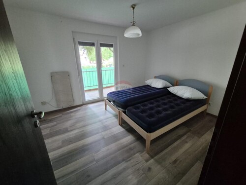 Thumbnail 5910813 - 4