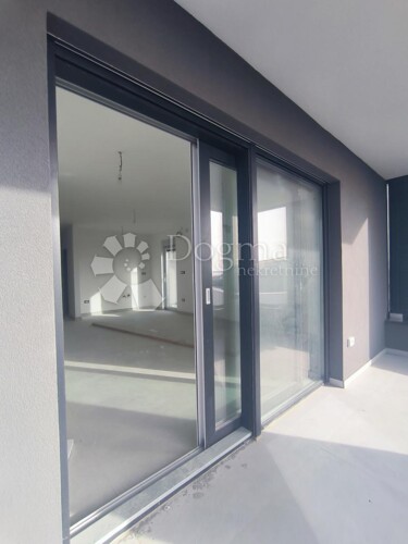 Thumbnail 5911594 - 8