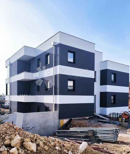 Thumbnail 5911594 - 4