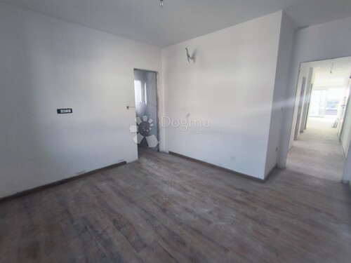 Thumbnail 5911594 - 13