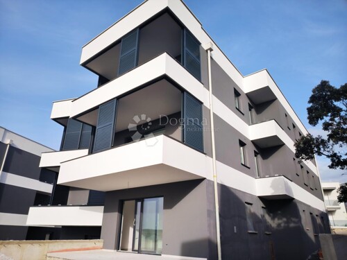 Thumbnail 5911594 - 1