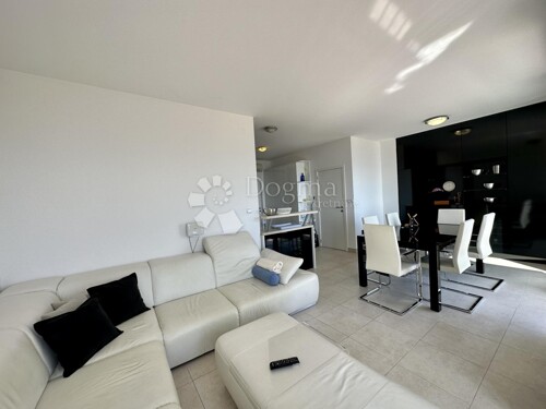 Thumbnail 5913849 - 5