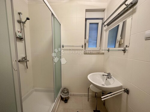 Thumbnail 5913849 - 15