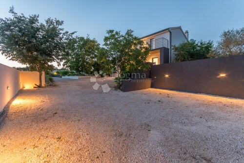 Thumbnail 5913870 - 21