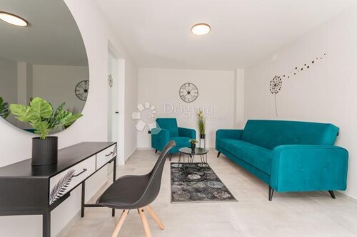 Thumbnail 5913870 - 6