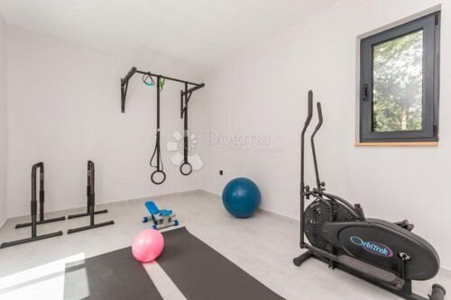 Thumbnail 5913870 - 14