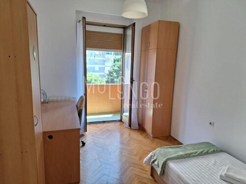 Thumbnail 5914099 - 3