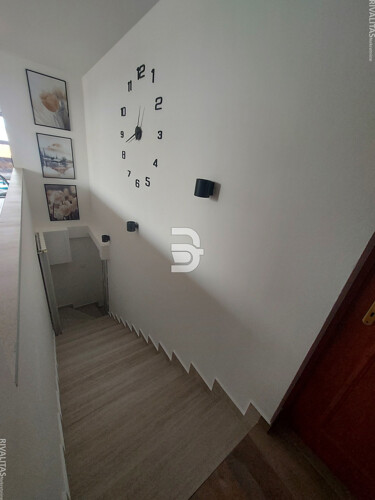 Thumbnail 5916851 - 9
