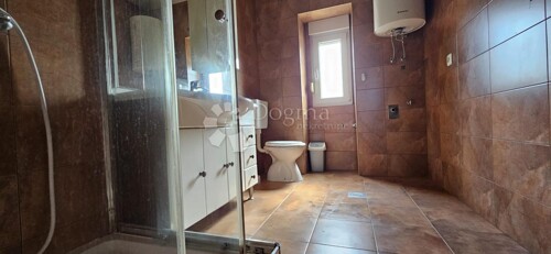 Thumbnail 5918368 - 18