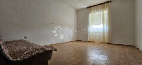 Thumbnail 5918368 - 5