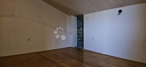 Thumbnail 5918368 - 11