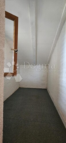 Thumbnail 5918368 - 17