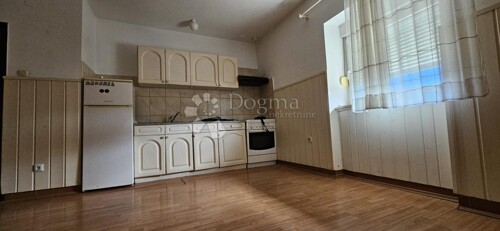 Thumbnail 5918368 - 2