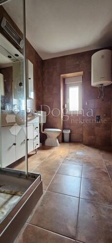 Thumbnail 5918368 - 20