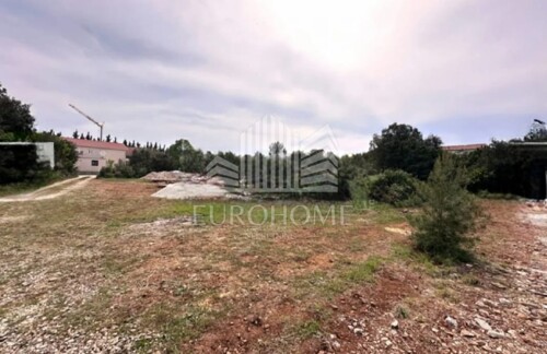 Thumbnail 5918424 - 3
