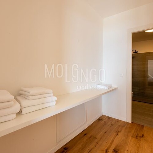 Thumbnail 5918497 - 13