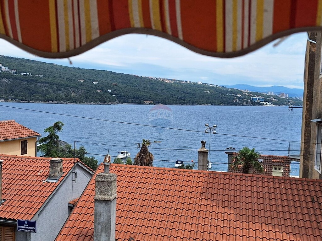 Image 5918643 - 5