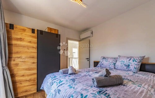 Thumbnail 5919201 - 13