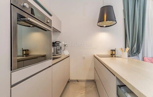 Thumbnail 5919201 - 5