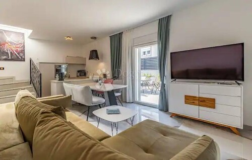 Thumbnail 5919201 - 2