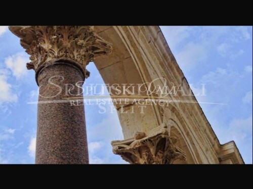 Thumbnail 5920293 - 1