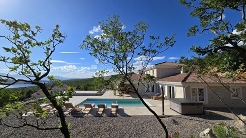 Thumbnail 5921698 - 4