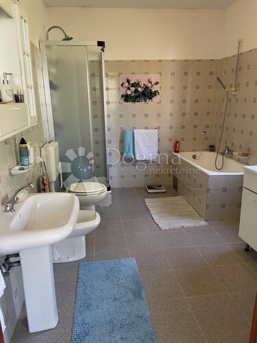 Thumbnail 5928772 - 16