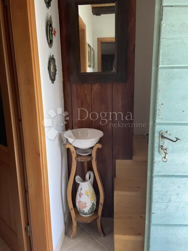 Thumbnail 5928772 - 12