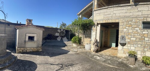 Thumbnail 5928772 - 1