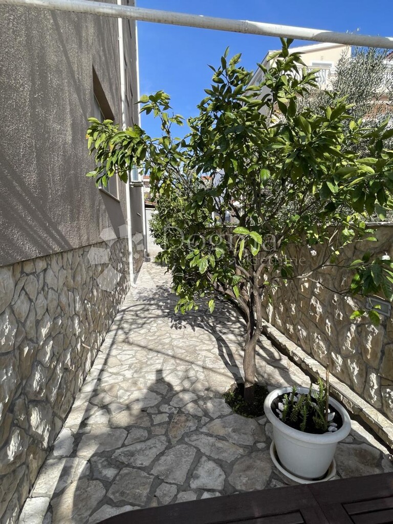Image 5928817 - 10